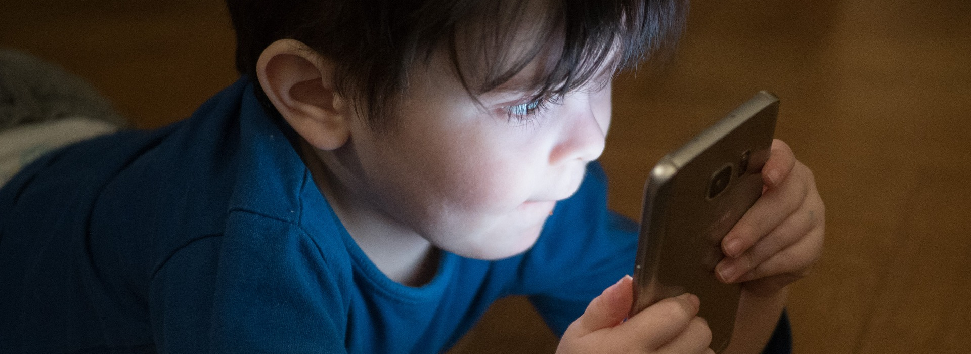 Parenting in the digital age – empowering Dutch parents with a practical screen guide